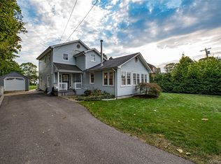 190 Academy St, Bayport, NY 11705