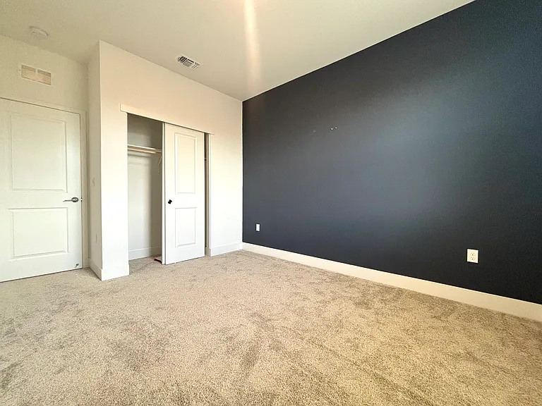 2051 Rosemary Dr — Photo 33