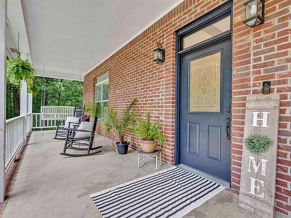 4th image of 40 Forest Ln