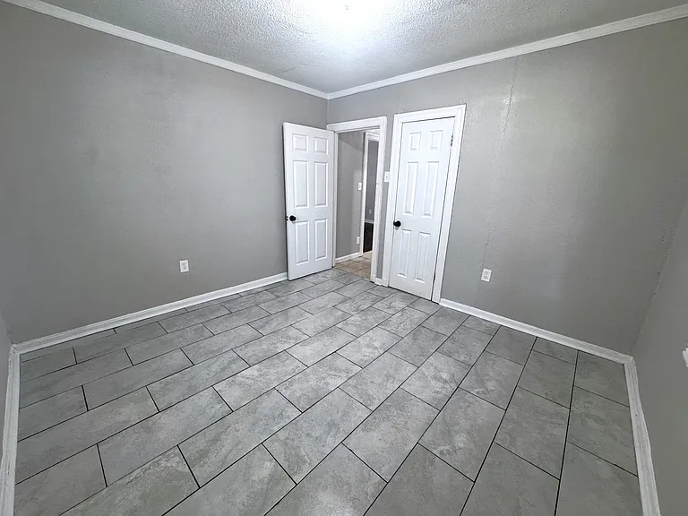 4201 Truman Rd — Photo 10
