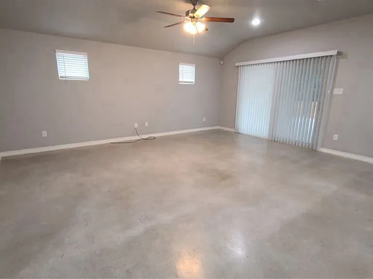 1424 Dryden Ave — Photo 7