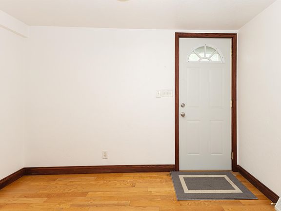 4th image of 1585 Cold Spring Rd