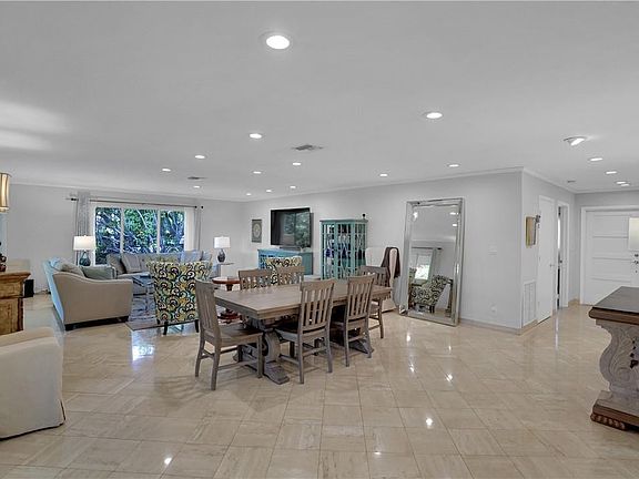 4th image of 813 Cypress Boulevard #V54
