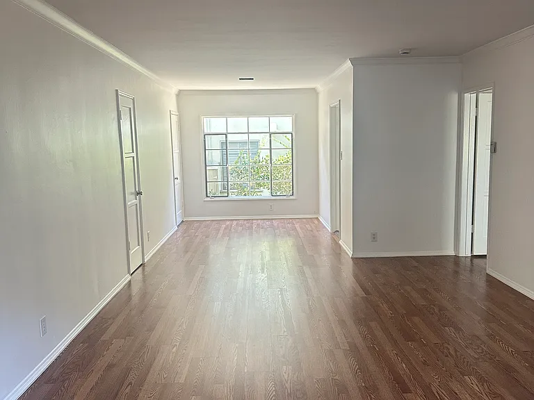 1009 N Sweetzer Ave #6 — Photo 10