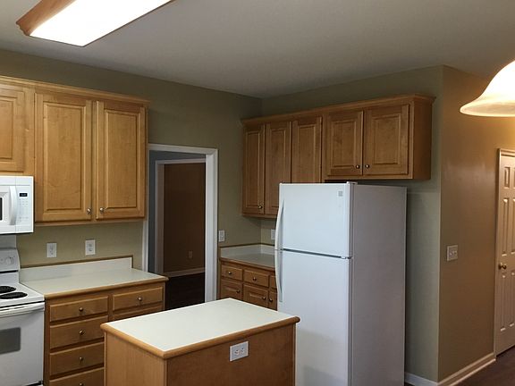 3rd image of 4 New Market Ct