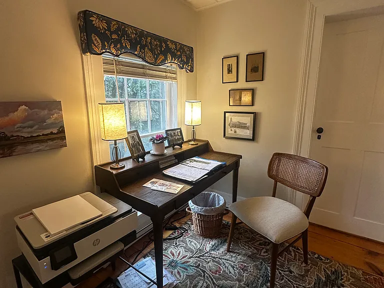 Second floor hallway office/desk area