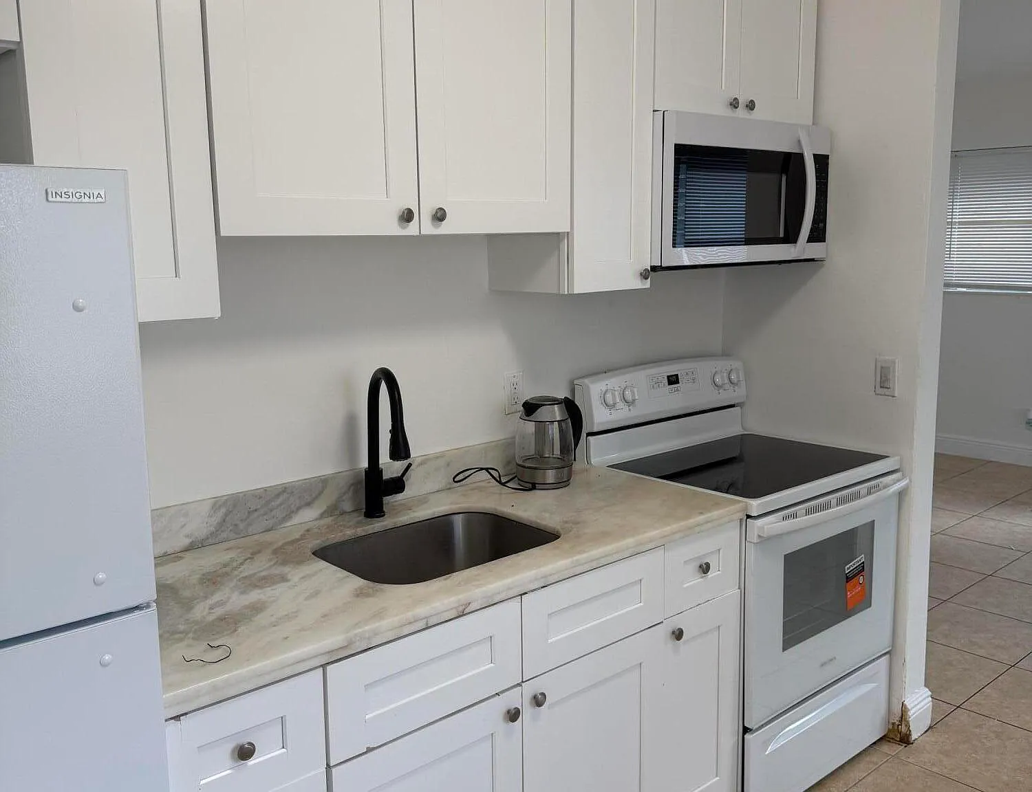 2 bed, 1.0 bath, 670 sqft, $2,000 — Photo 4