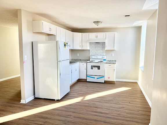 4th image of 1700 Magazine St #11577373
