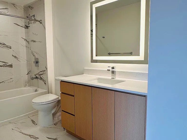 1648 NE 124th St #550 — Photo 15