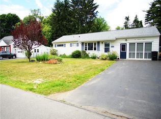 207 Carlton Dr, North Syracuse, NY 13212