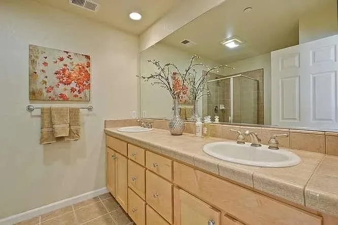733 Seneca Trl — Photo 9