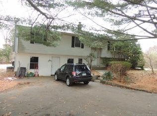 5 Sky View Cir, Hamden, CT 06514