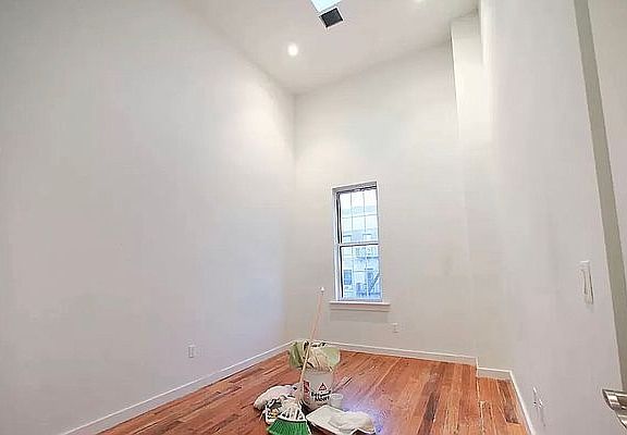 5th image of 1180 Putnam Ave #2D