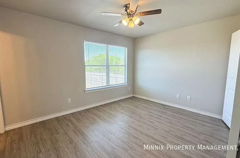 4319 E 61st St — Photo 23