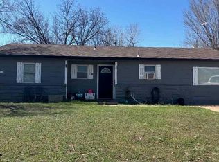 107 Oak St, Elgin, OK 73538