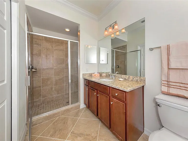 17006 Vardon Ter #402 — Photo 14