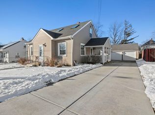 318 Zengele Ave, Aurora, IL 60505