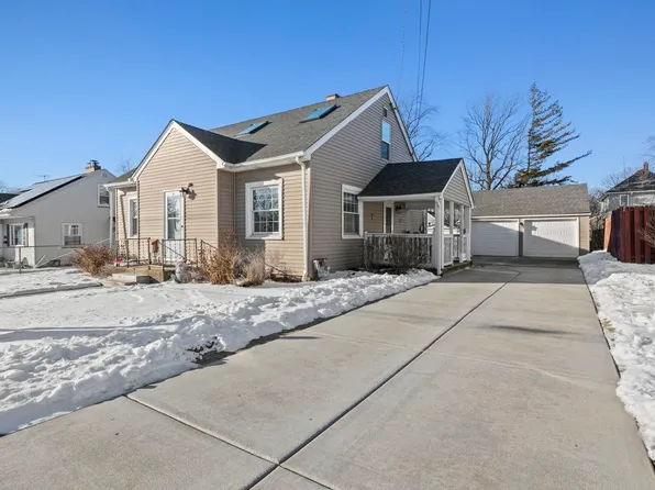 318 Zengele Ave, Aurora, IL 60505