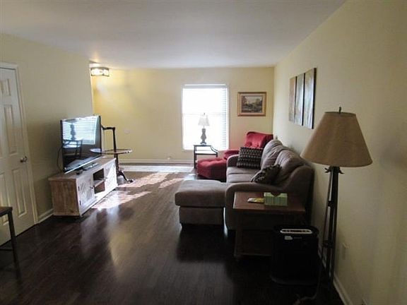 4th image of 5864 Roxbury Dr #5864