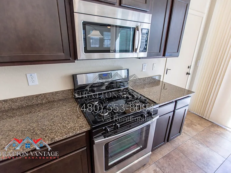 4467 E Remington Dr — Photo 14