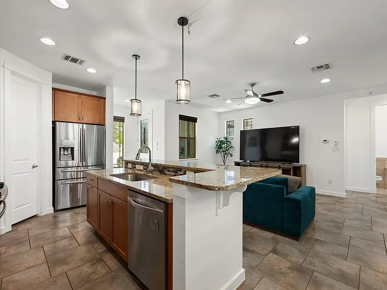 2208 Schriber St #B — Photo 11