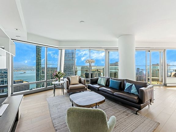 3rd image of 1151 W Georgia St #4806