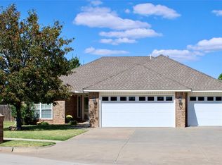 631 W Shadow Ridge Way, Mustang, OK 73064