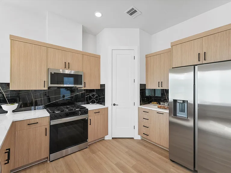5317 Teodoro Ln — Photo 7