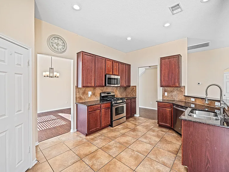 13914 Juniper Bend Ln — Photo 22