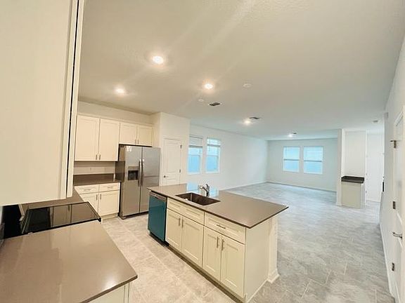 5th image of 4146 Pino St