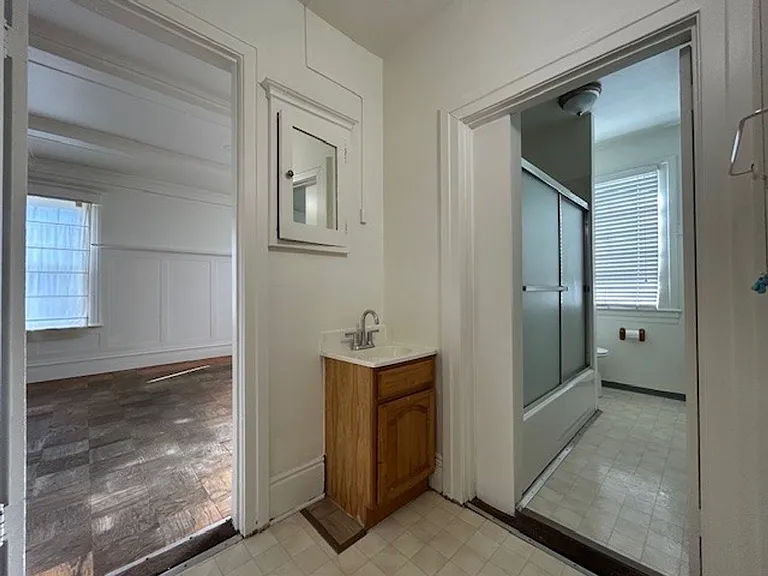 1 Bed 1 Bath- with Hardwood Floors in Downtown Berkeley — Photo 9