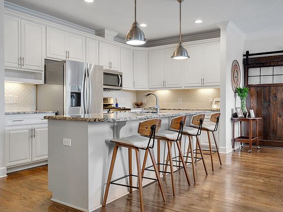 5th image of 3223 Yeats Ave