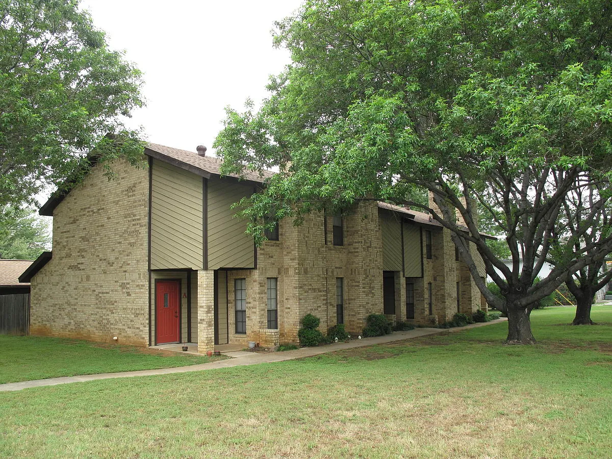 Building Photo - 900 Kilkenny Ct #D