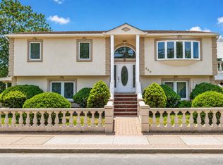 330 Bayville Ave, Bayville, NY 11709
