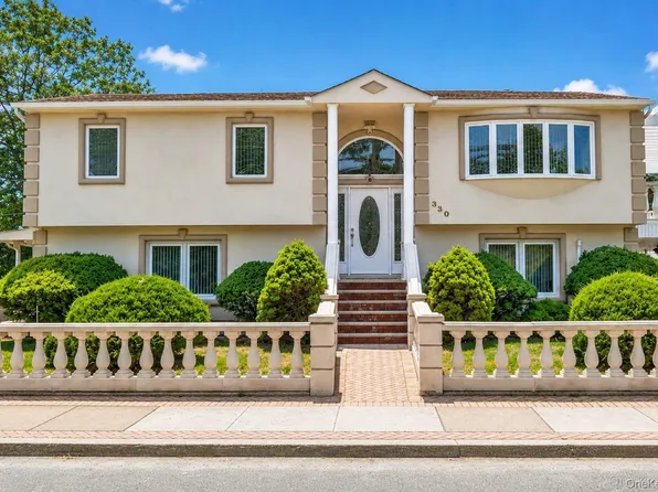 330 Bayville Avenue, Bayville, NY 11709
