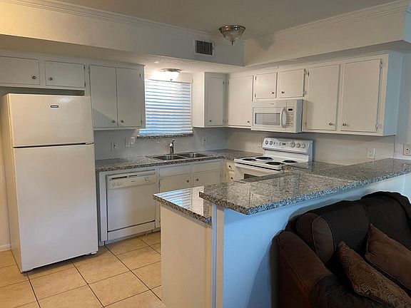 2nd image of 308 Laurie Ln