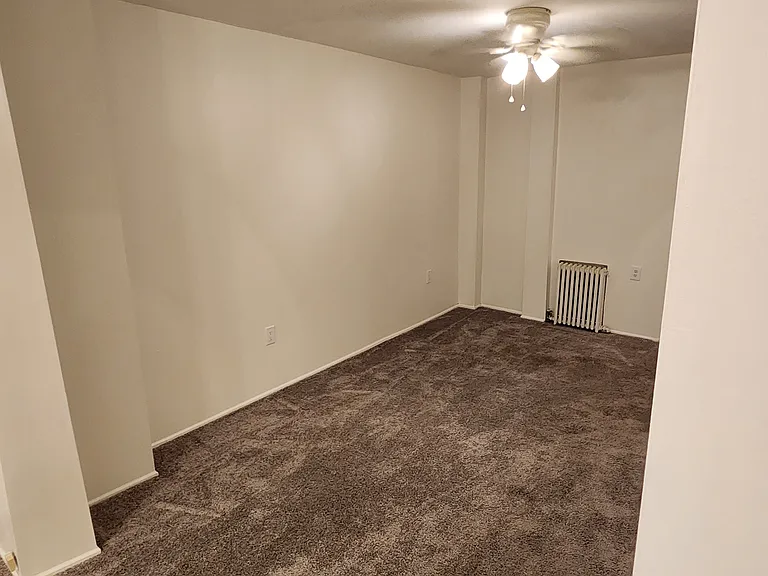 642 W Penn St — Photo 25