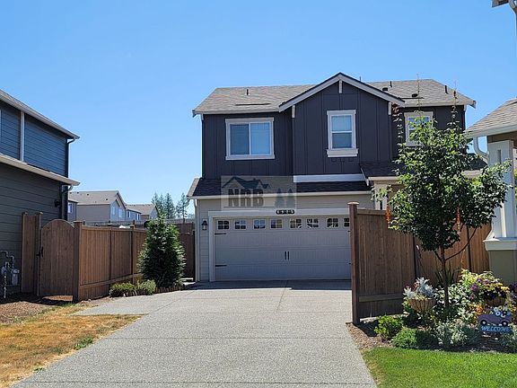 3rd image of 6925 Honeylocust Ct NE