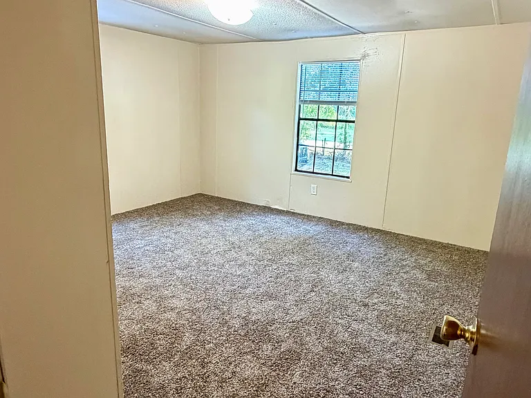 380 NW Lamar Pl — Photo 8