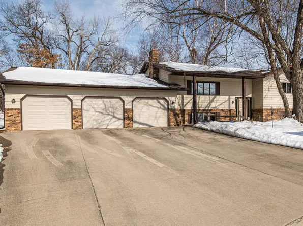 453 Overlook Cir, Zumbrota, MN 55992