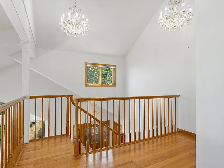 1281 Peakview Cir — Photo 26