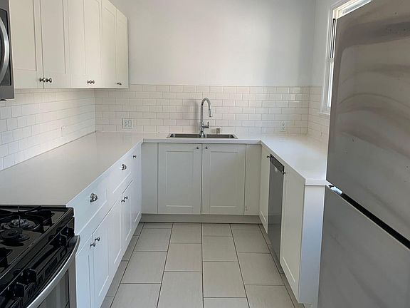 5th image of 5227 Corteen Pl #8