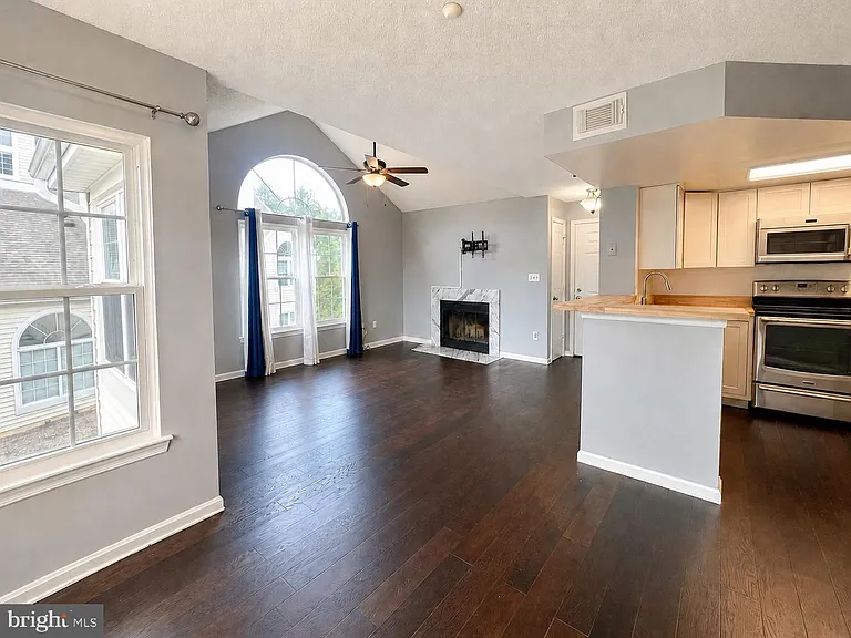 14113 Bowsprit Ln #202 — Photo 6