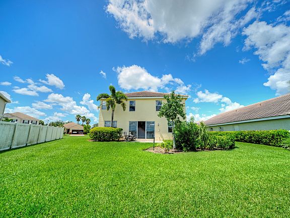 5th image of 11470 SW Glengarry Ct