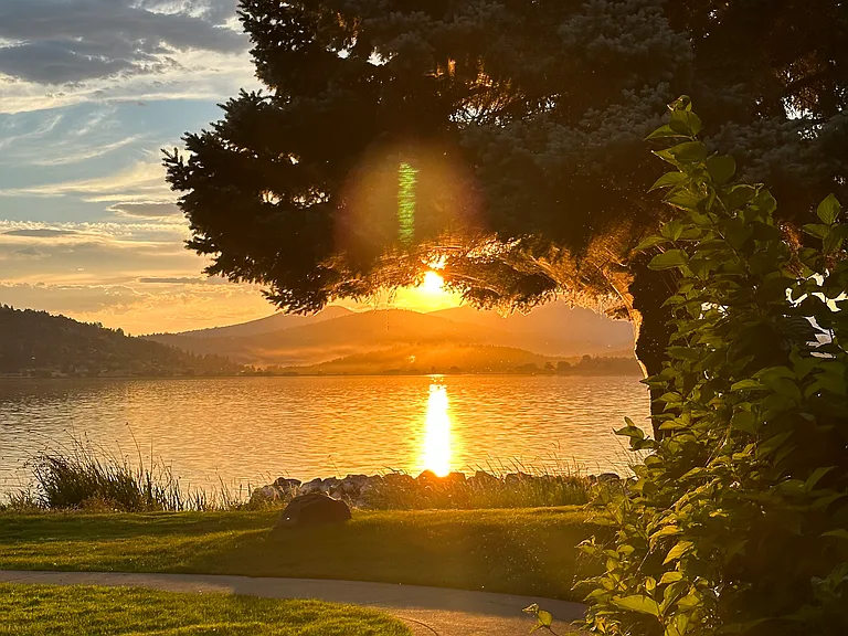 Sunset on Klamath Lake