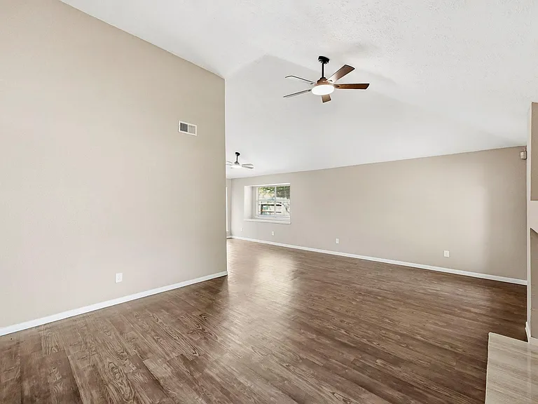 5202 Roserock Ln — Photo 8