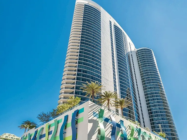 Icon Las Olas — Photo 35