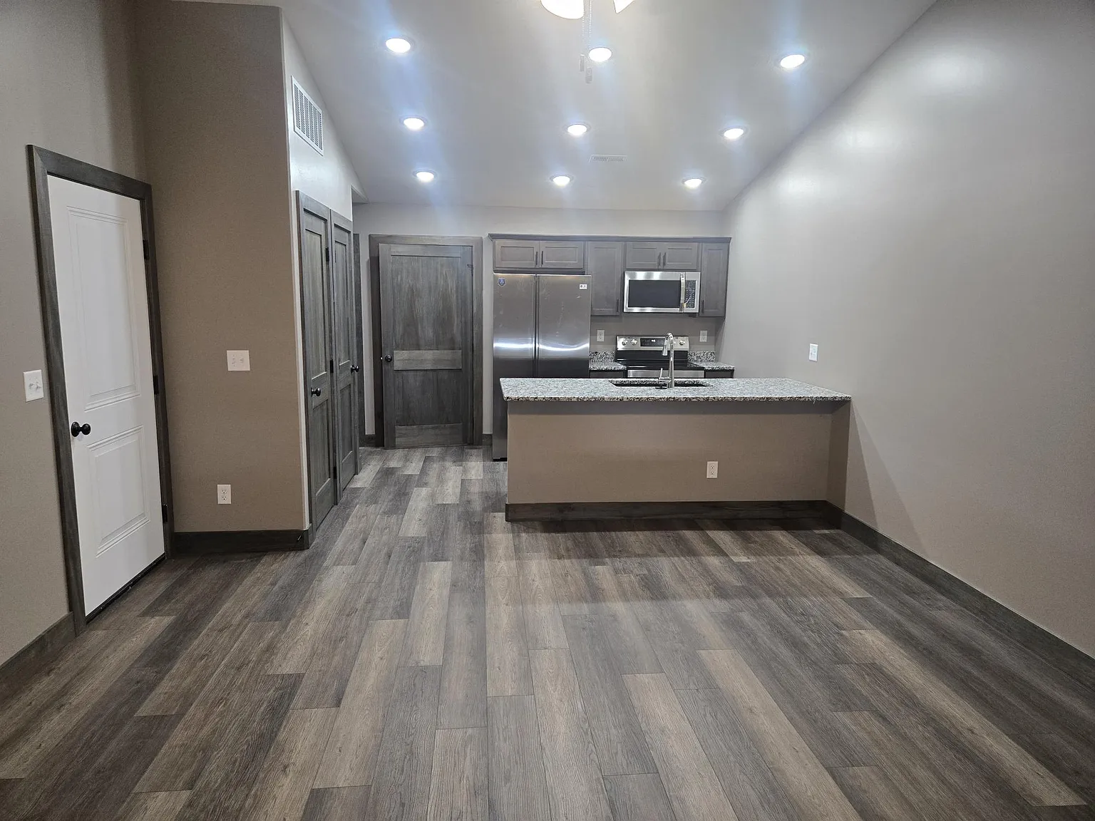 1 bed, $1,395 — Photo 2
