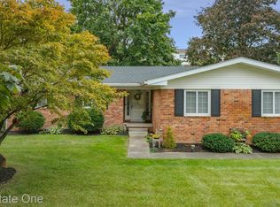 36537 Vicary Ln, Farmington, MI 48335