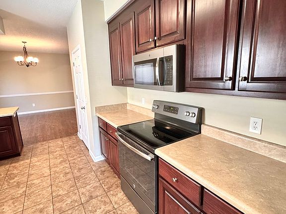 3rd image of 175 Winslow Ave